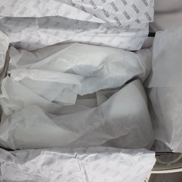 Badgley Mischka | BNIB | Meilani Bow Kitten Heel | Ivory | Size 8.5 - Picture 14 of 14